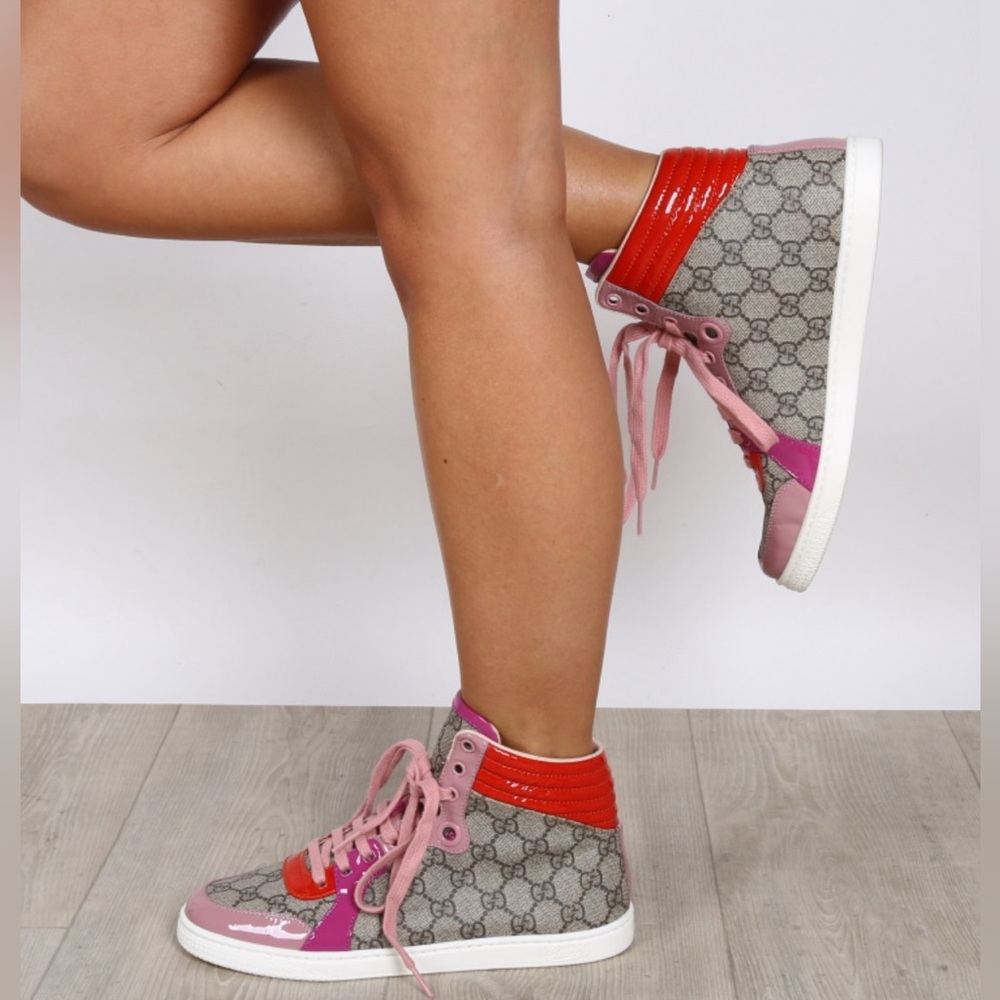 Gucci shoes with matching reversible belt!